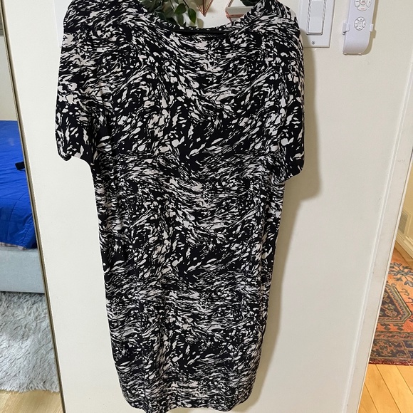 Storm & Marie Brit Dress in All Over Print - Picture 4 of 7